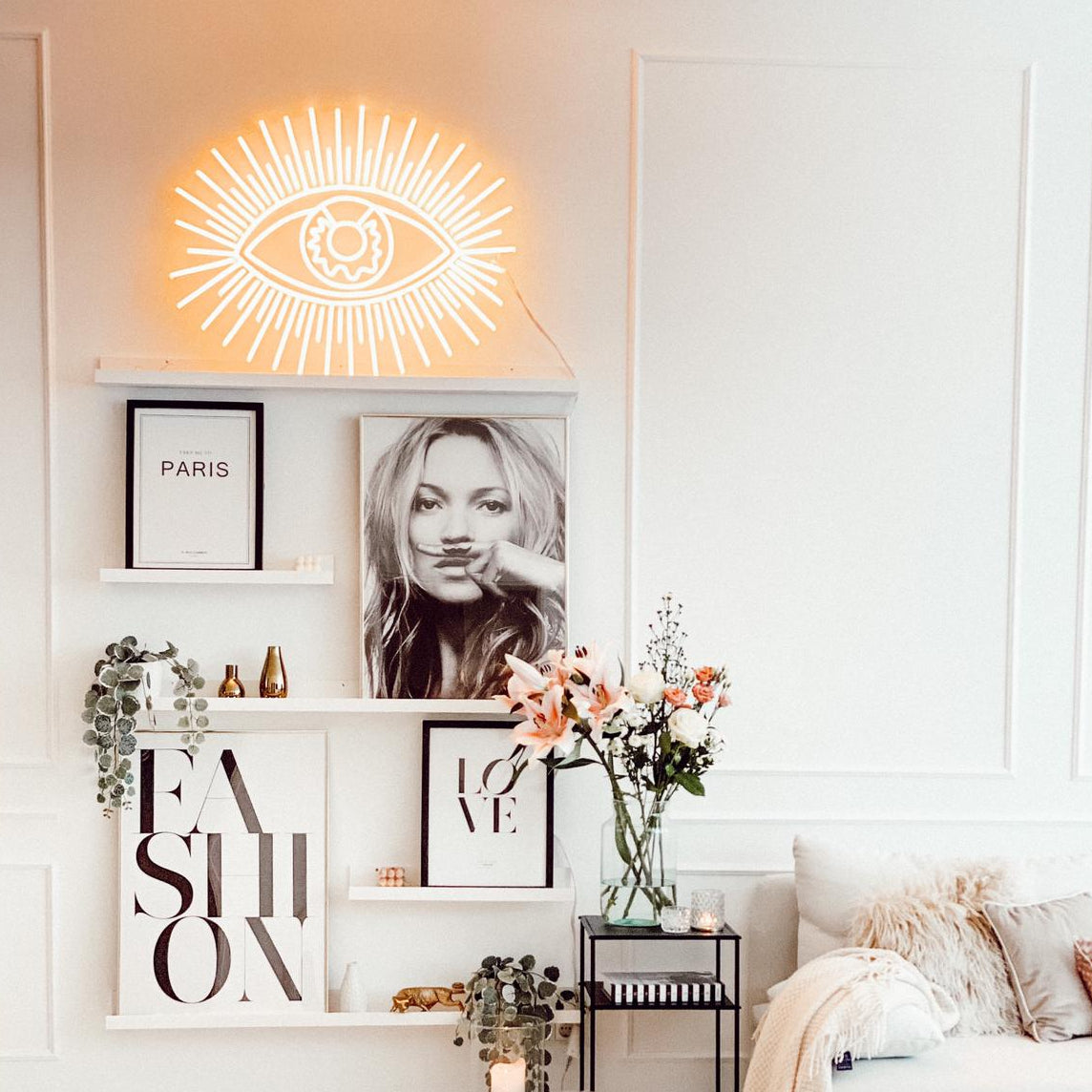 Golden Eye by Jonathan Adler, signe en néon LED